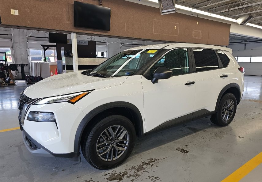 2023 Nissan Rogue Image 1