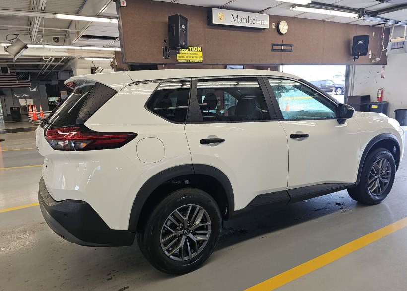 2023 Nissan Rogue Image 2