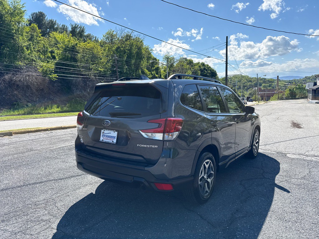 2023 Subaru Forester Image 3