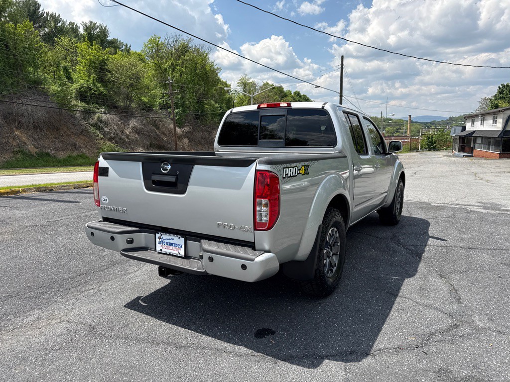 2014 Nissan Frontier Image 3
