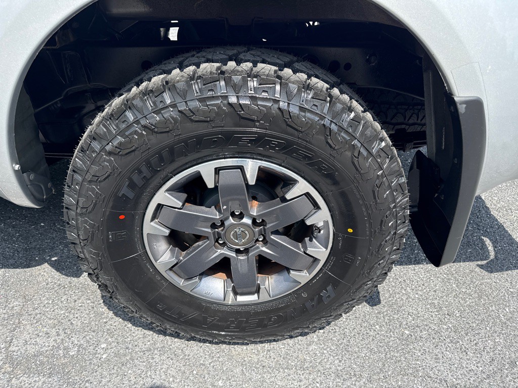 2014 Nissan Frontier Image 10