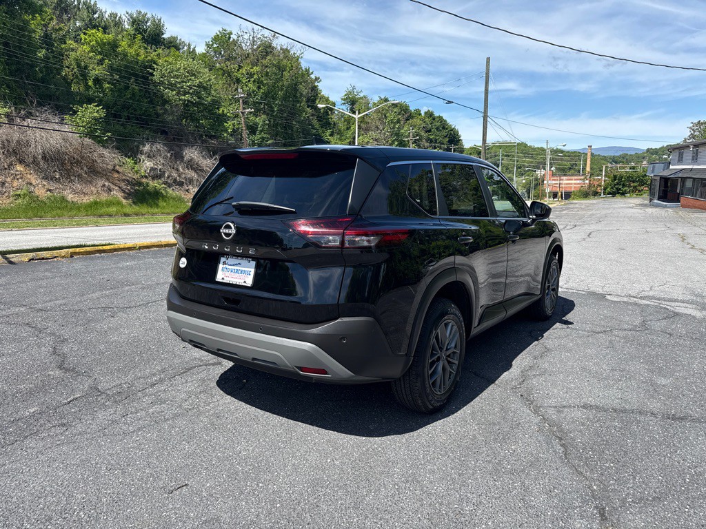 2023 Nissan Rogue Image 3