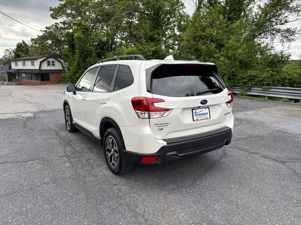 2022 Subaru Forester Image 4