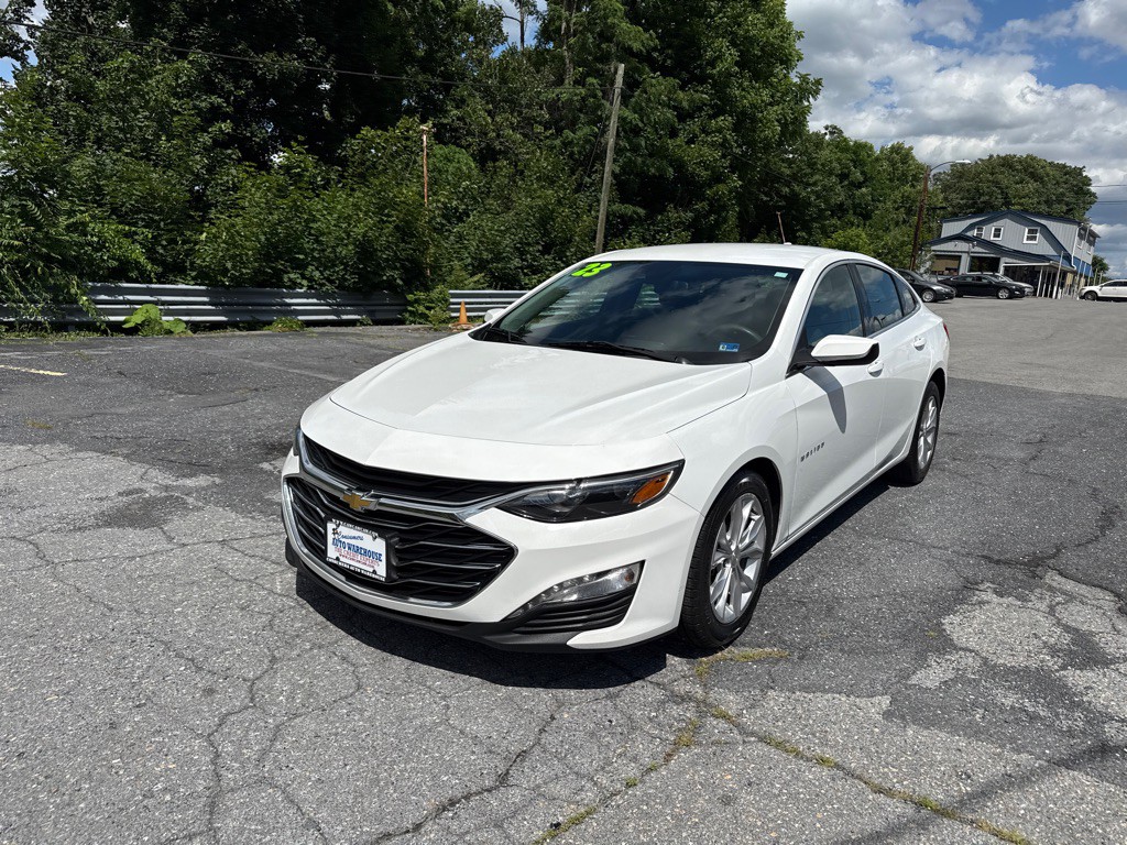 2023 Chevrolet Malibu Image 1
