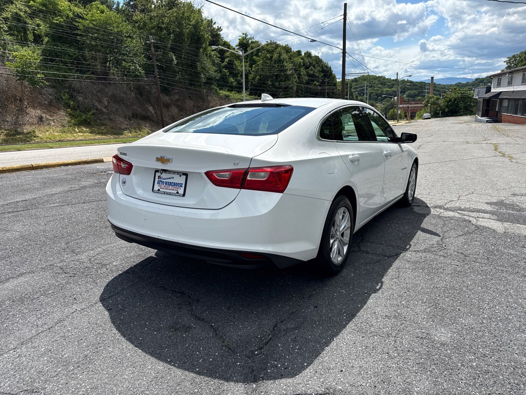 2023 Chevrolet Malibu Image 3