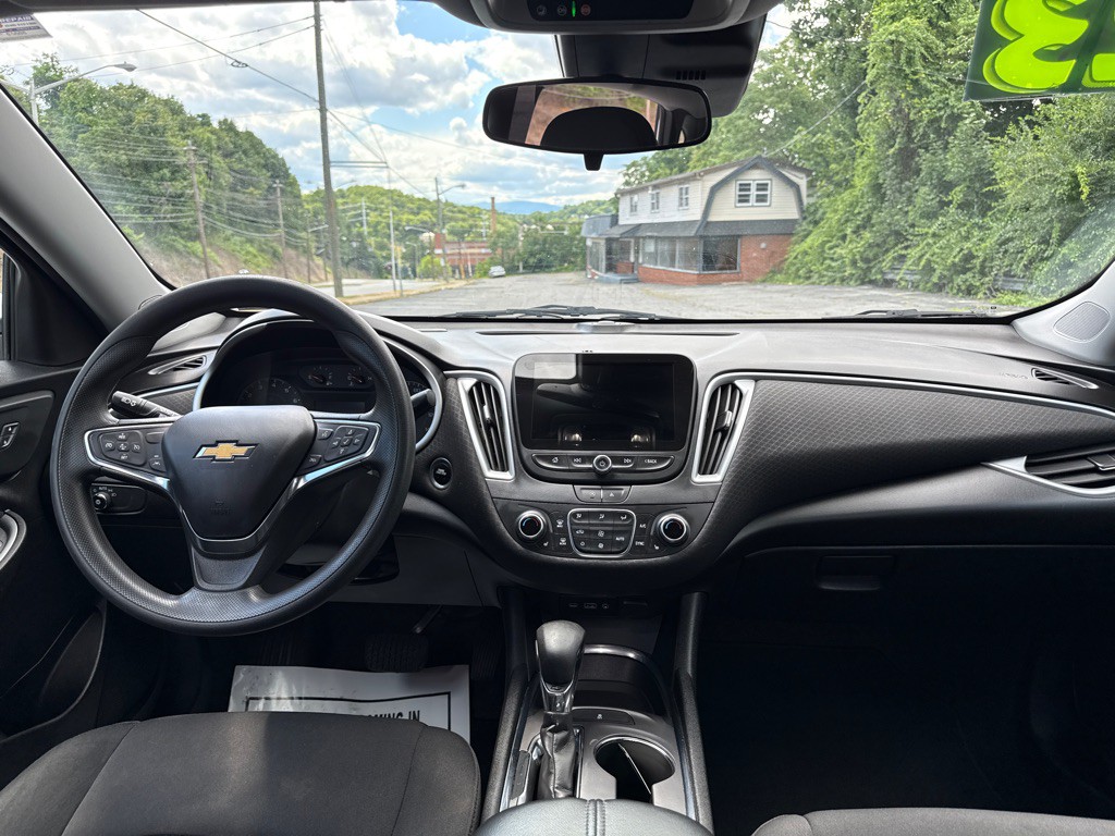 2023 Chevrolet Malibu Image 11