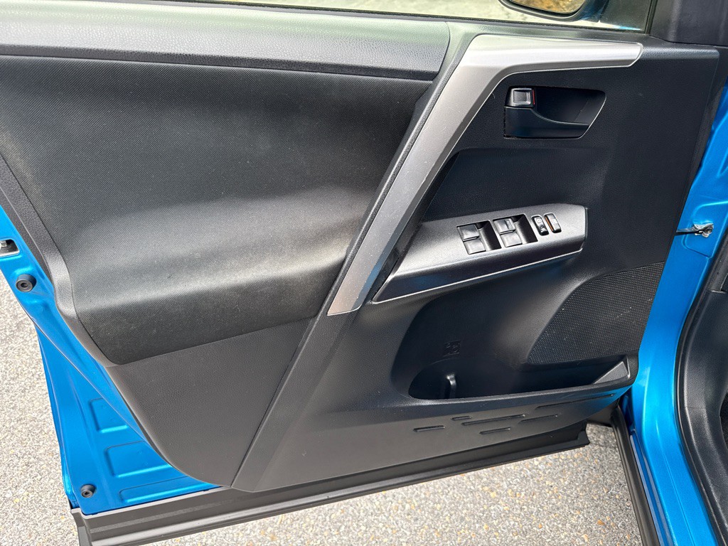 2016 Toyota Rav4 Image 17