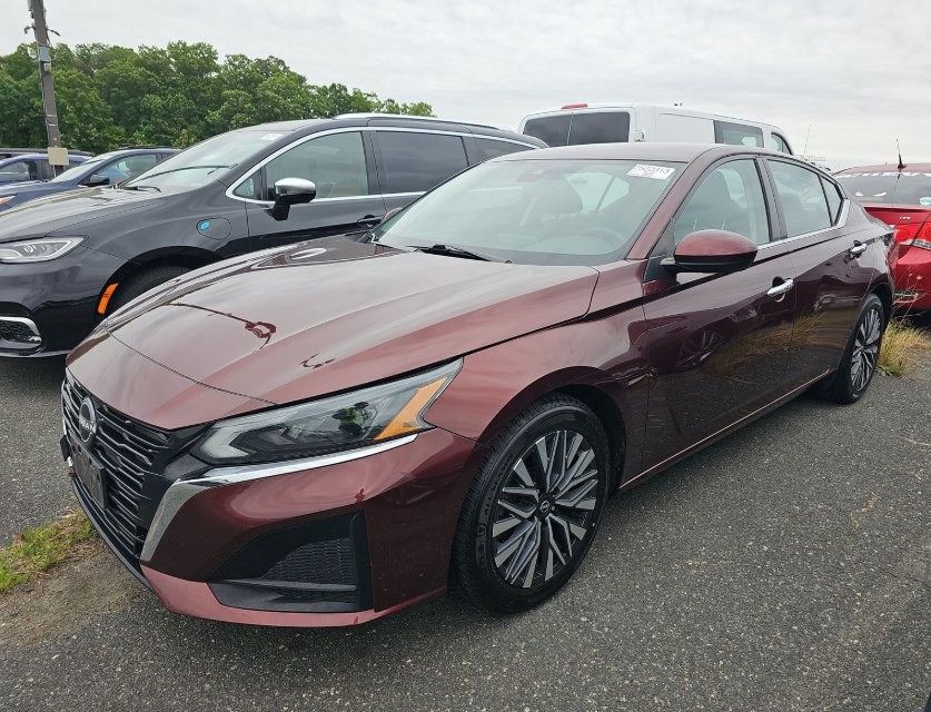 2023 Nissan Altima Image 1