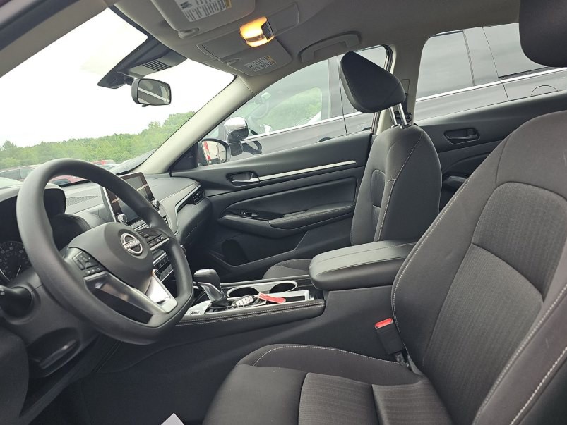 2023 Nissan Altima Image 3