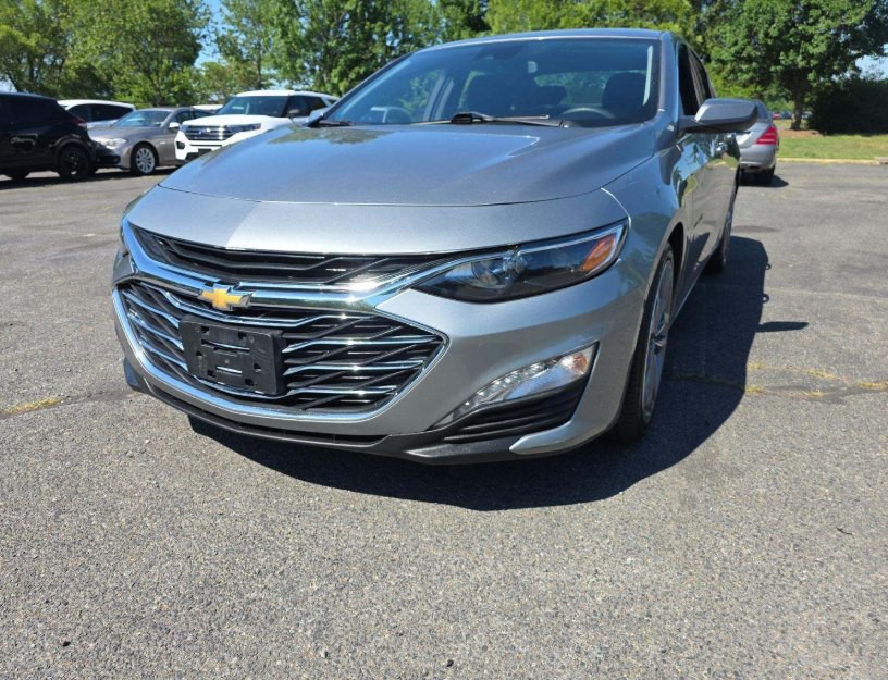 2023 Chevrolet Malibu Image 1