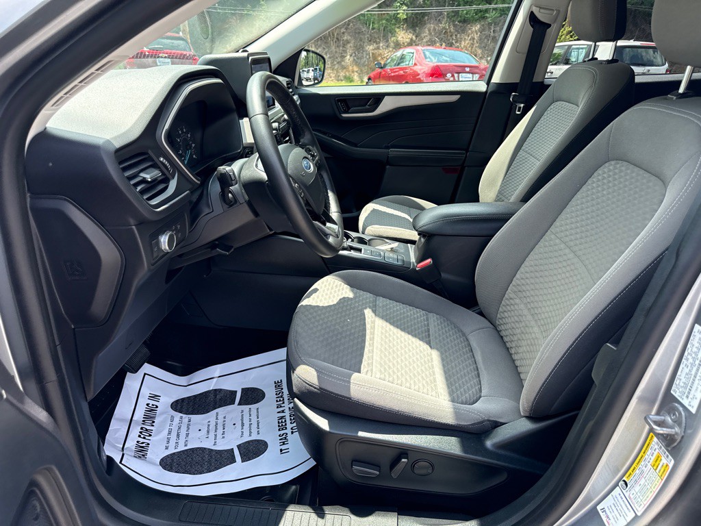 2022 Ford Escape Image 5