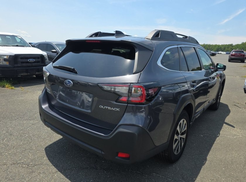 2023 Subaru Outback Image 2