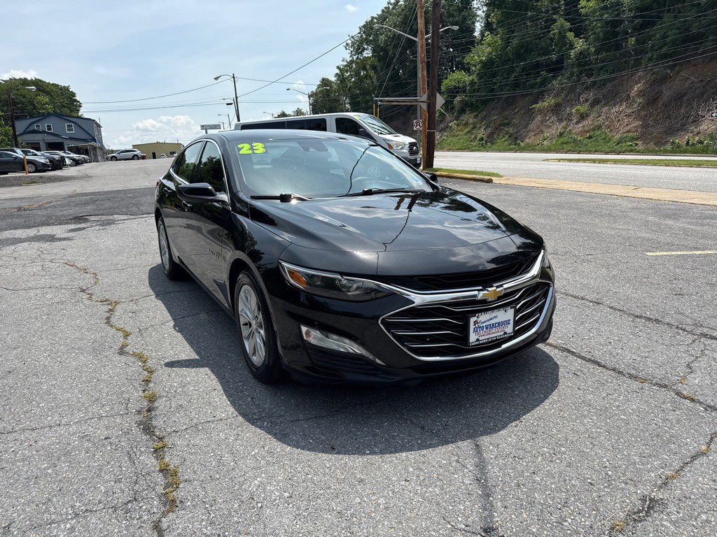 2023 Chevrolet Malibu Image 2