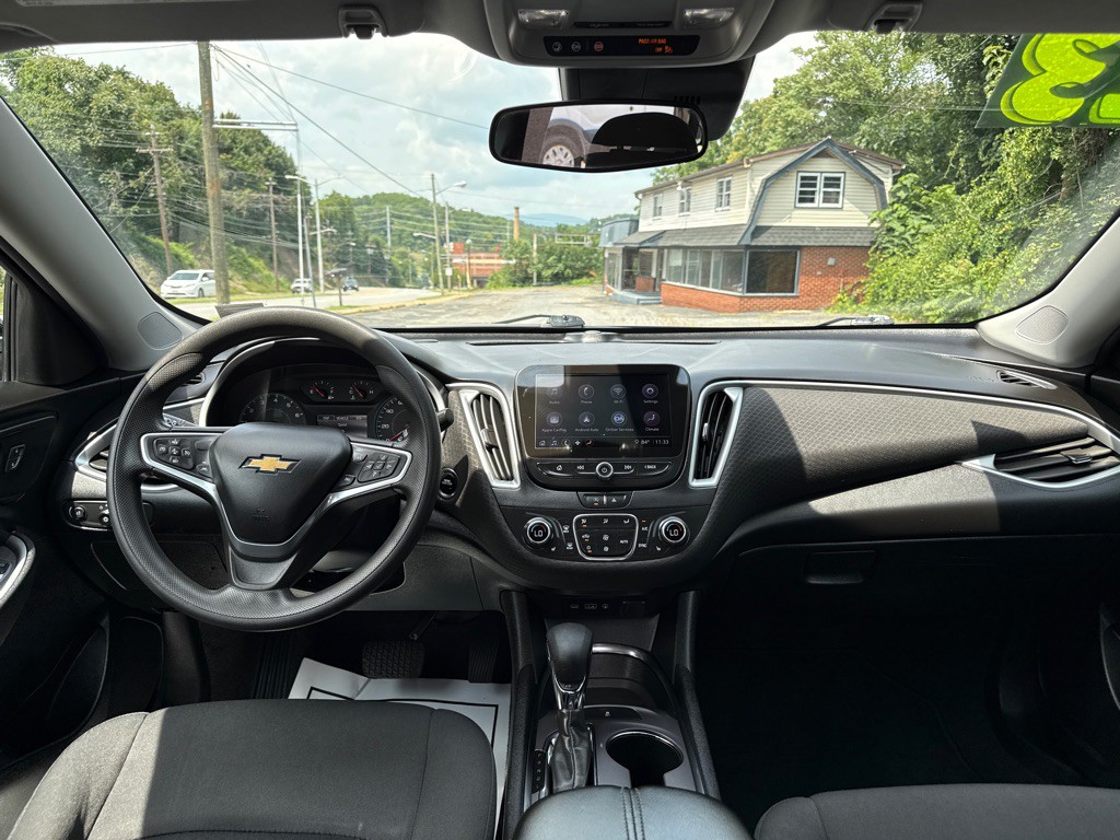 2023 Chevrolet Malibu Image 11
