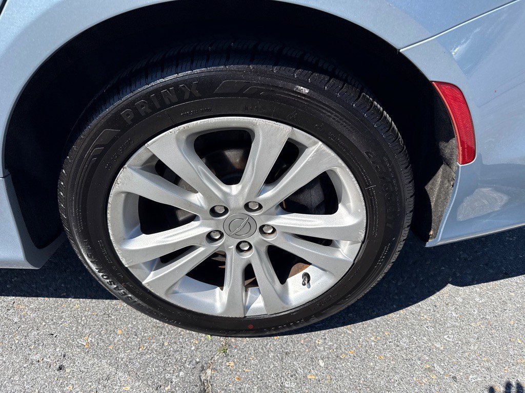 2015 Chrysler 200 Image 10