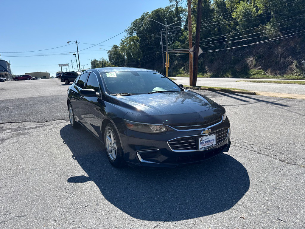 2018 Chevrolet Malibu Image 2