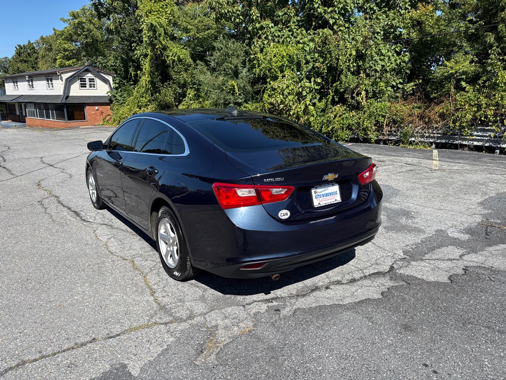 2018 Chevrolet Malibu Image 4