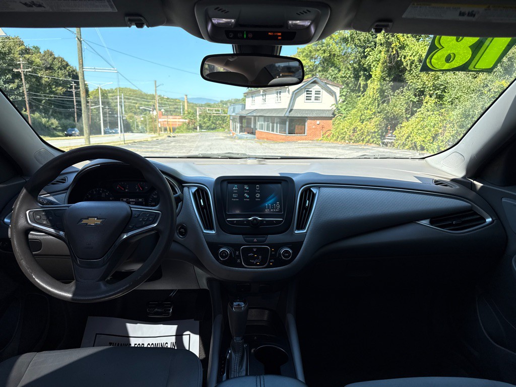 2018 Chevrolet Malibu Image 11