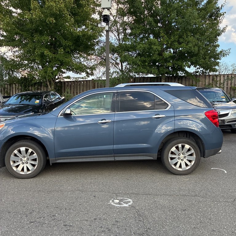 2011 Chevrolet Equinox Image 2