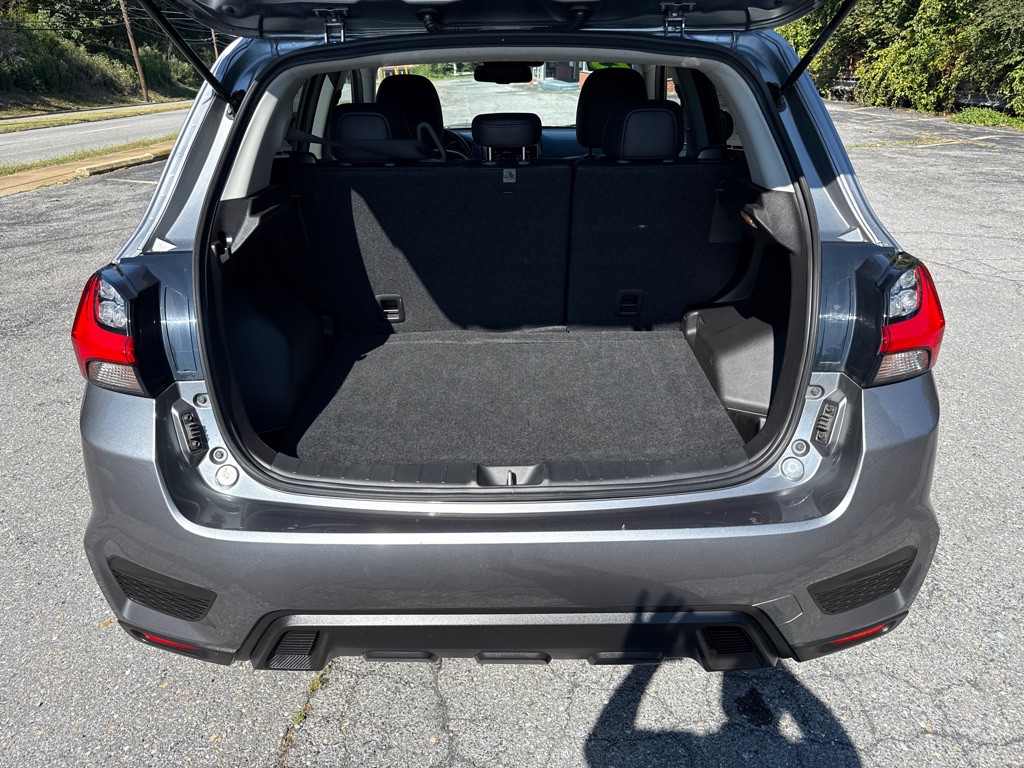 2025 Mitsubishi Outlander Image 9