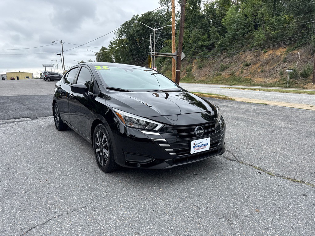 2025 Nissan Versa Image 2