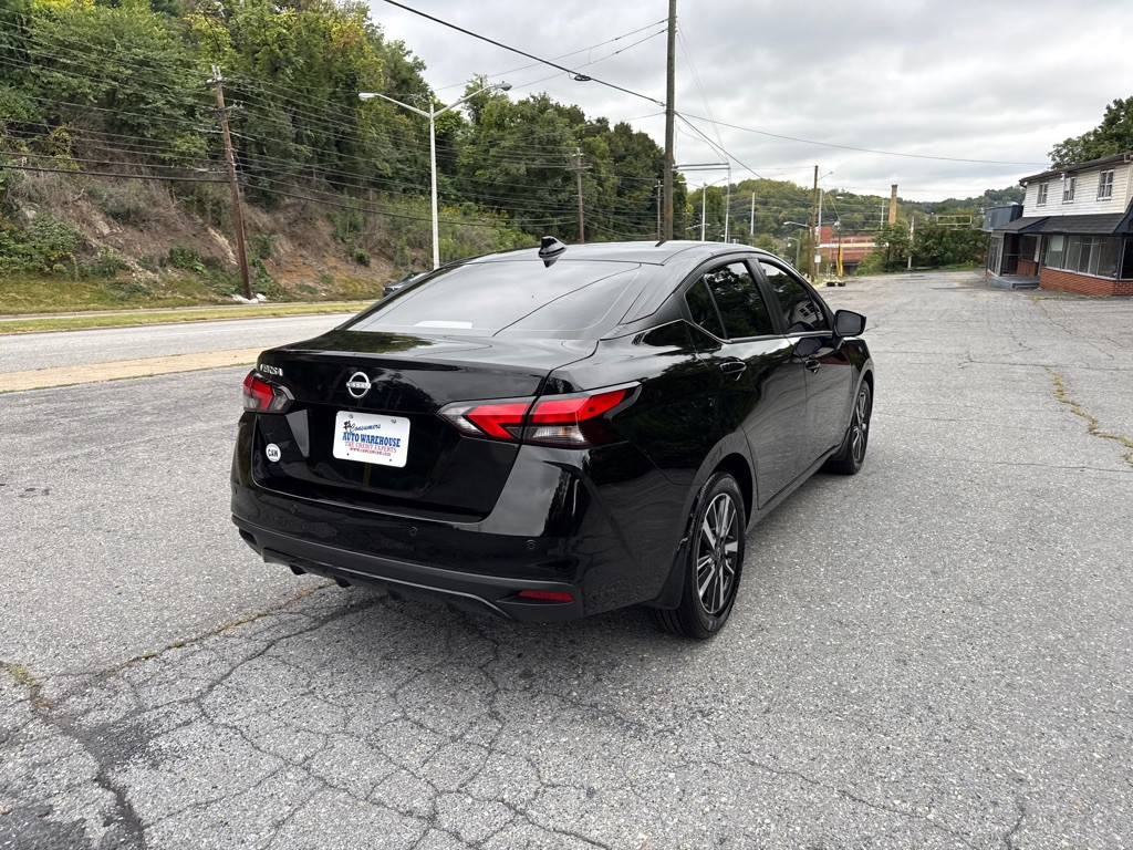 2025 Nissan Versa Image 3