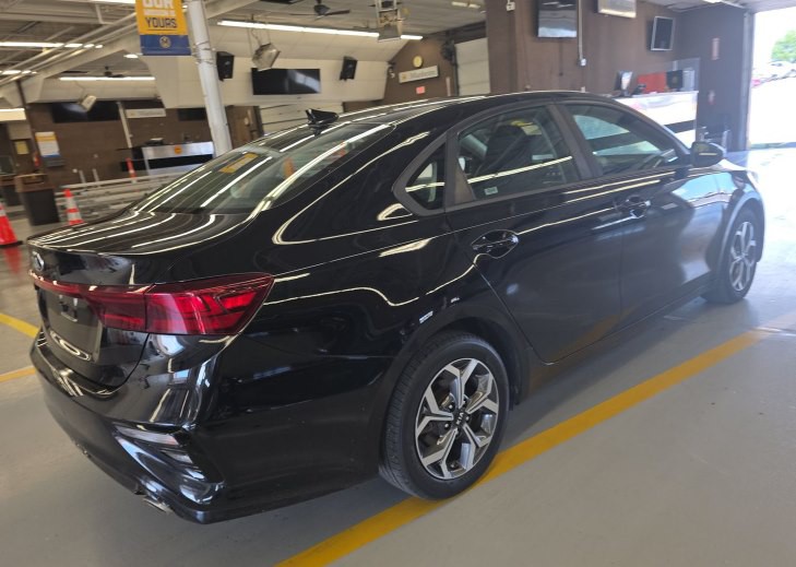 2019 Kia Forte Image 2