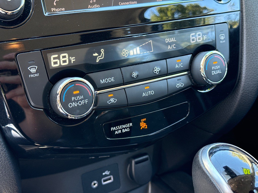 2020 Nissan Rogue Image 15