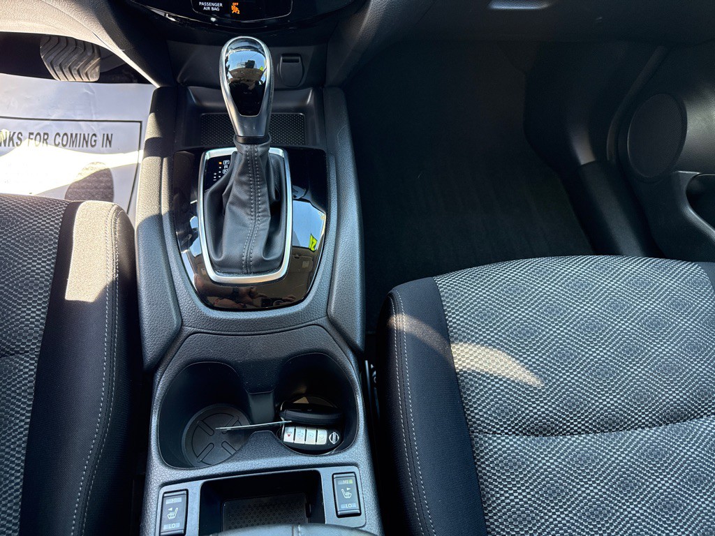 2020 Nissan Rogue Image 17