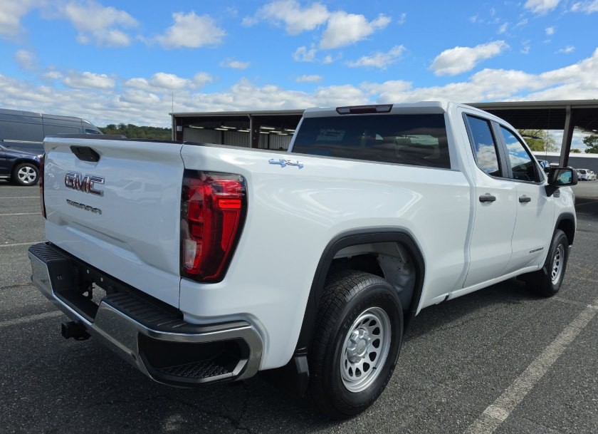 2020 GMC Sierra Image 2