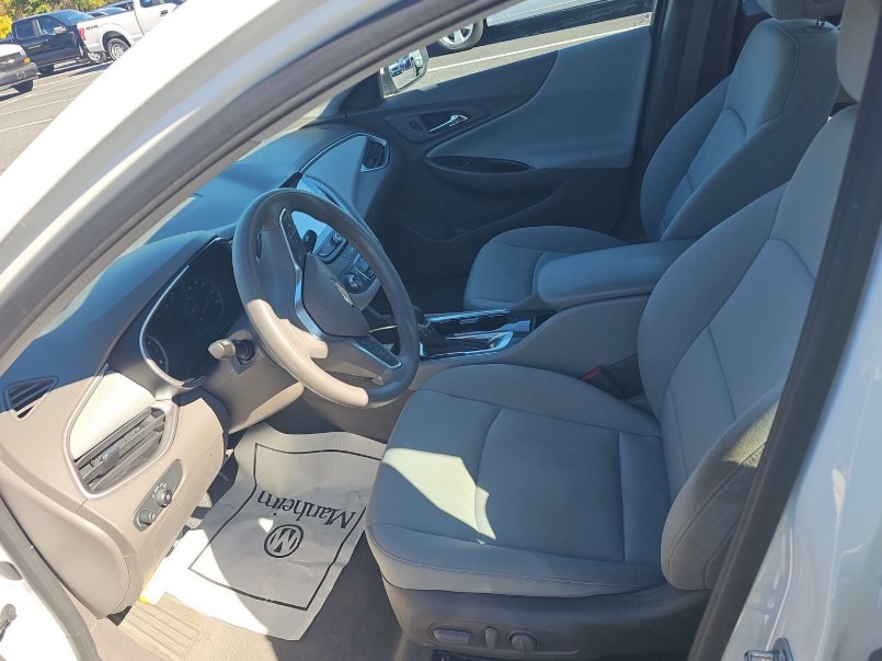 2022 Chevrolet Malibu Image 3