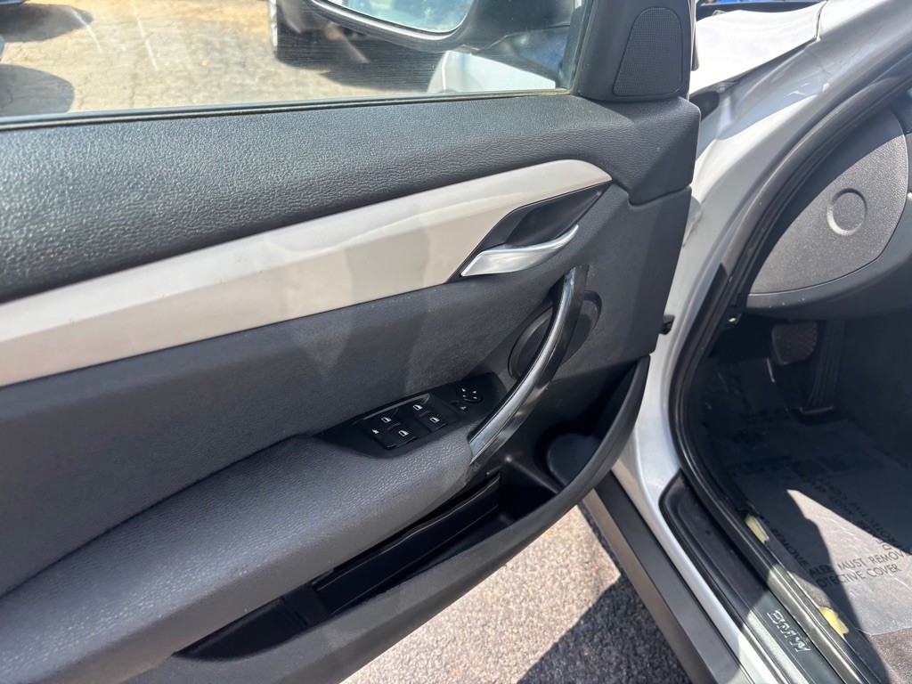 2014 BMW X1 Image 32