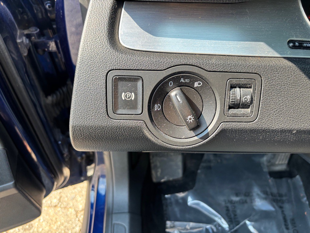 2006 Volkswagen Passat Image 24