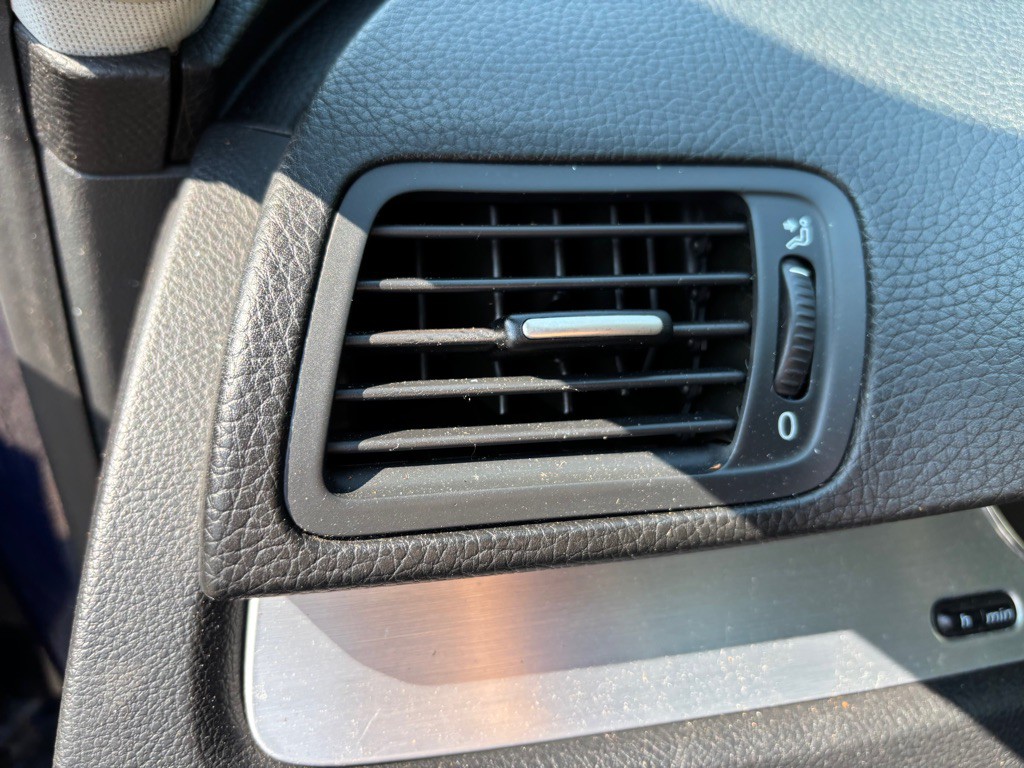 2006 Volkswagen Passat Image 25