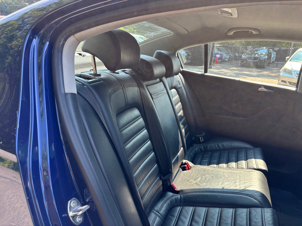 2006 Volkswagen Passat Image 30