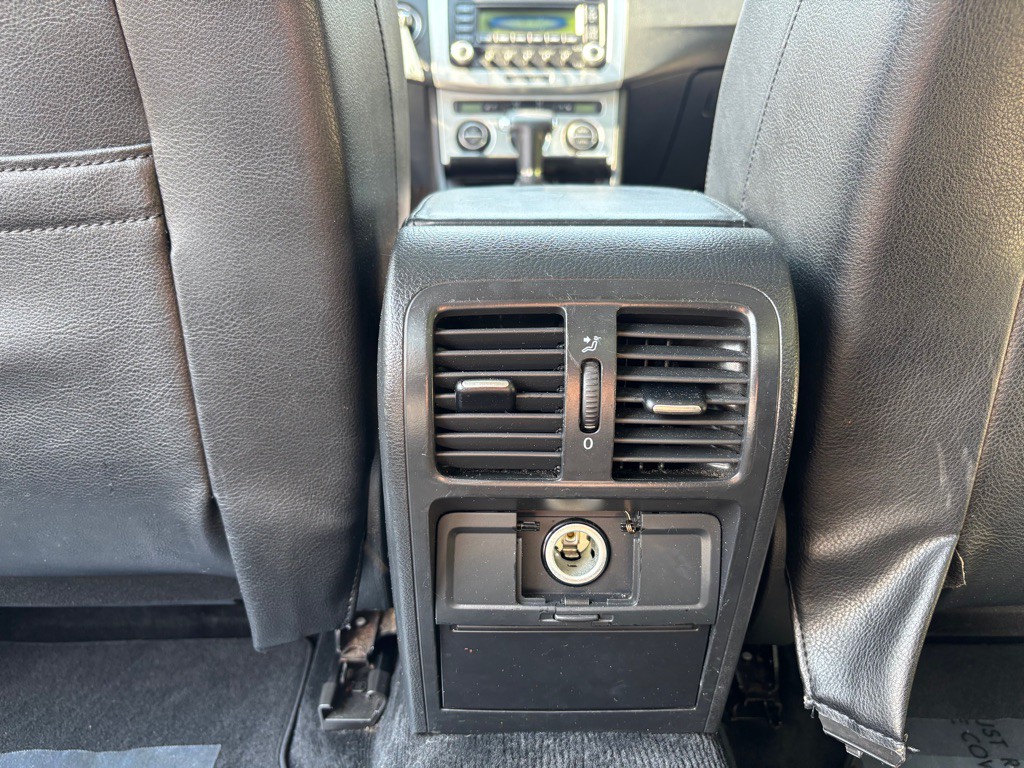 2006 Volkswagen Passat Image 36
