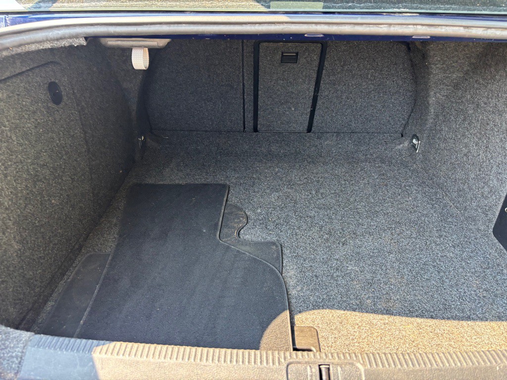 2006 Volkswagen Passat Image 37