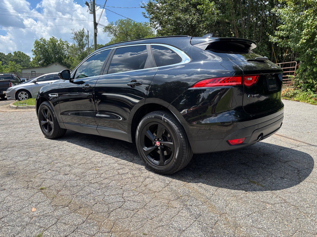 2018 Jaguar F-PACE Image 16