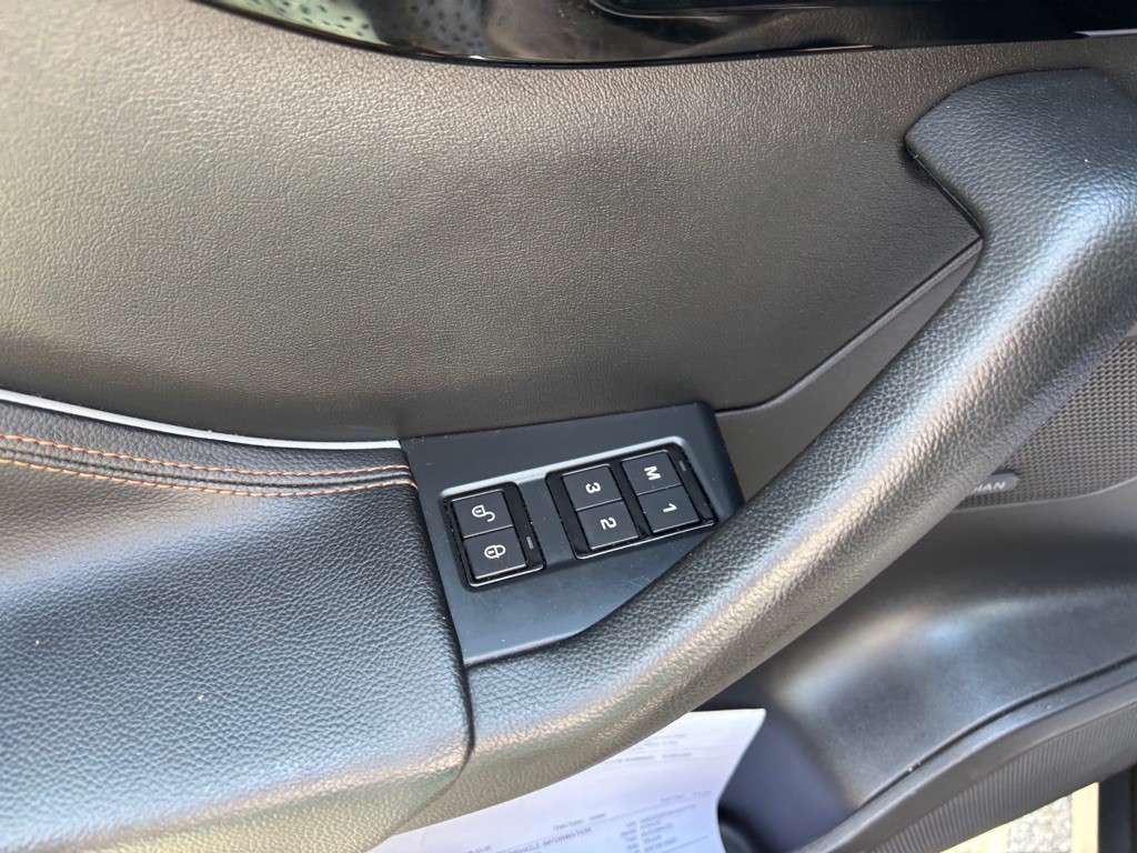 2018 Jaguar F-PACE Image 17