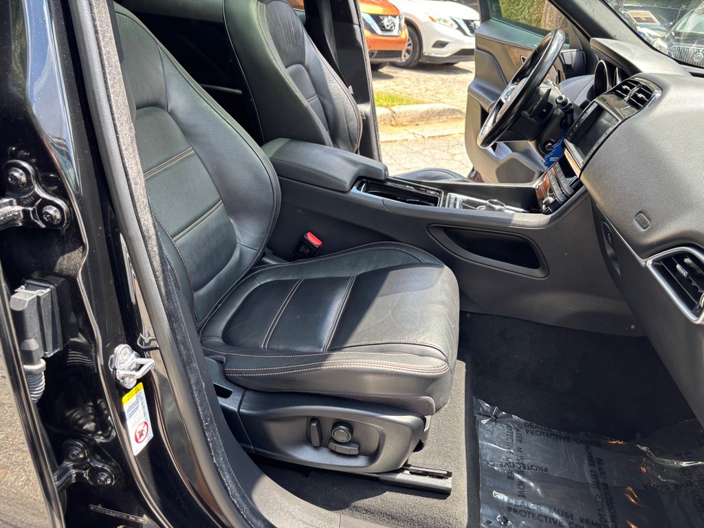 2018 Jaguar F-PACE Image 29