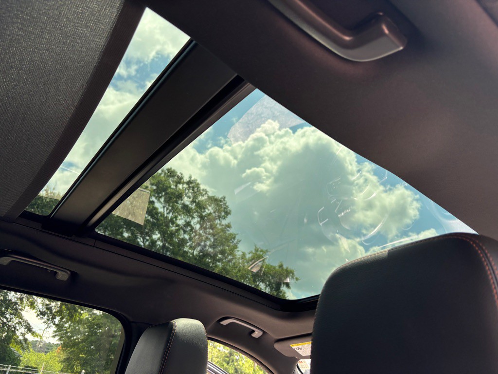 2018 Jaguar F-PACE Image 33