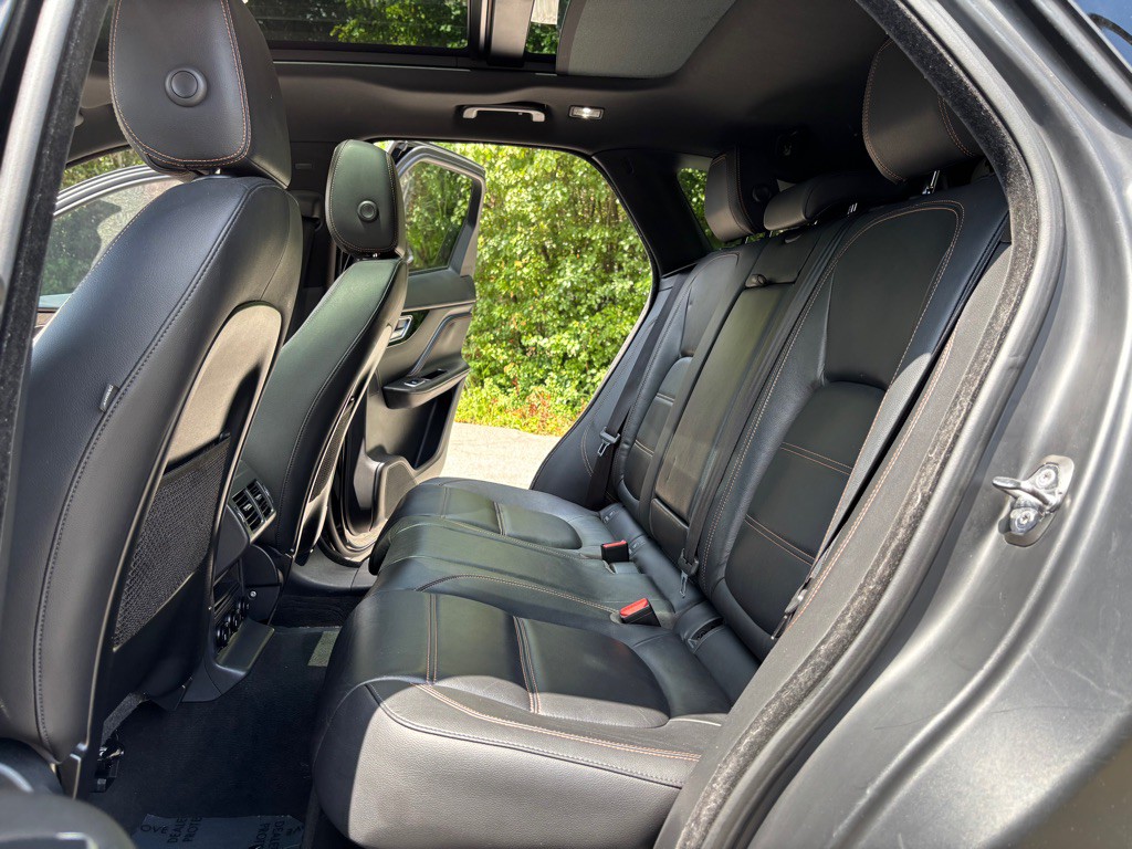2018 Jaguar F-PACE Image 39