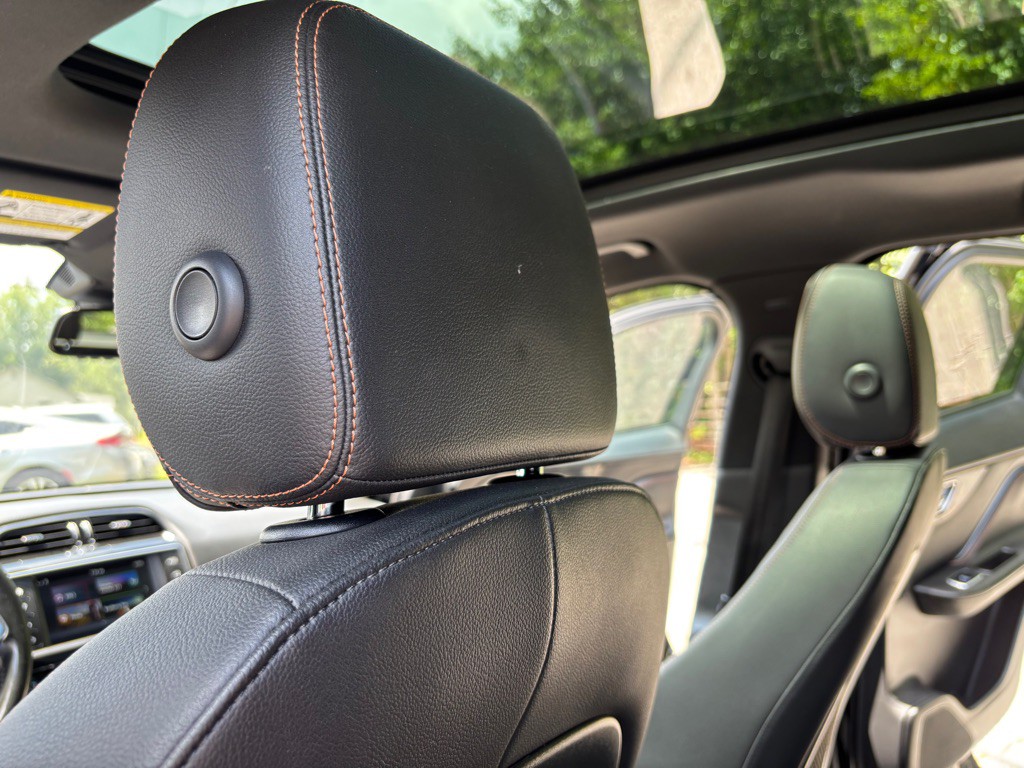 2018 Jaguar F-PACE Image 41