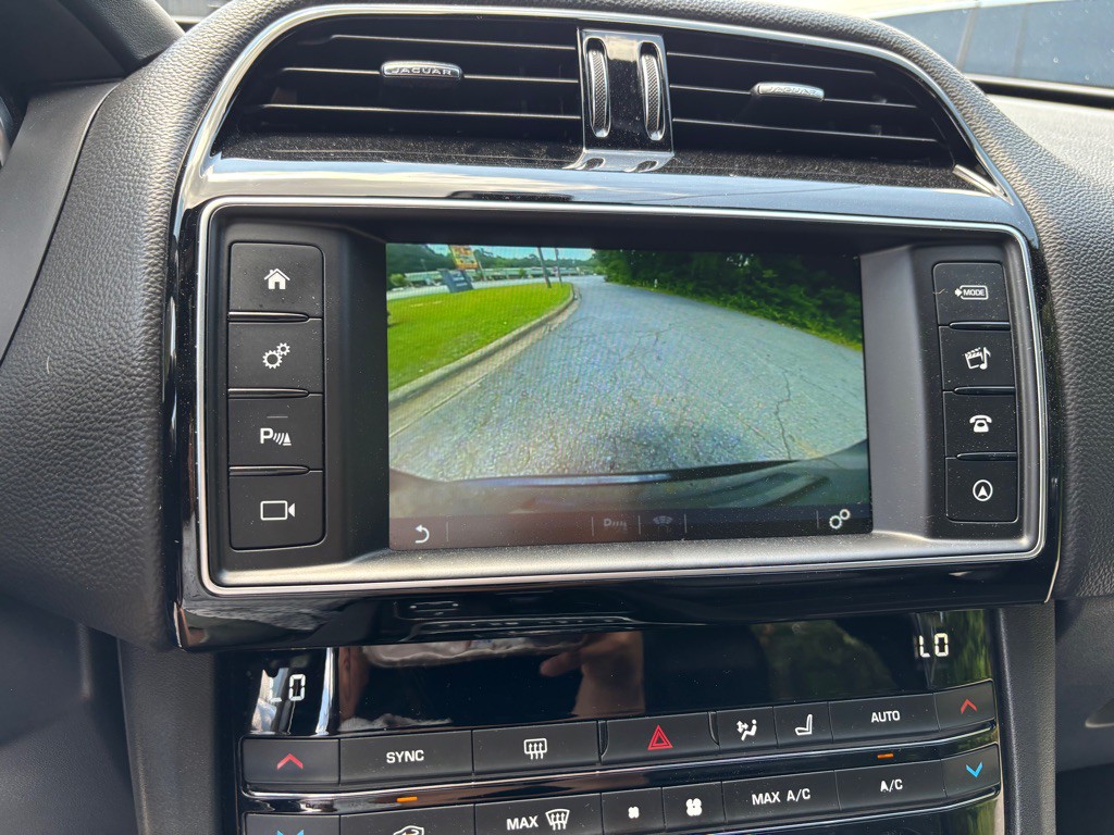 2018 Jaguar F-PACE Image 54