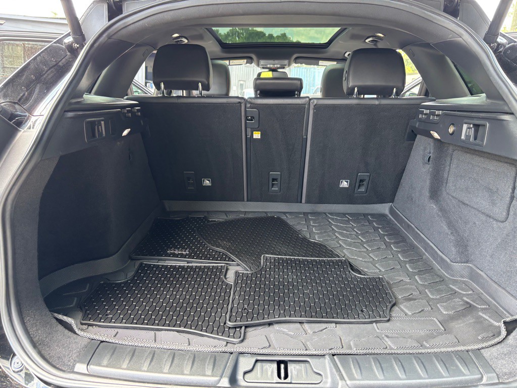 2018 Jaguar F-PACE Image 56