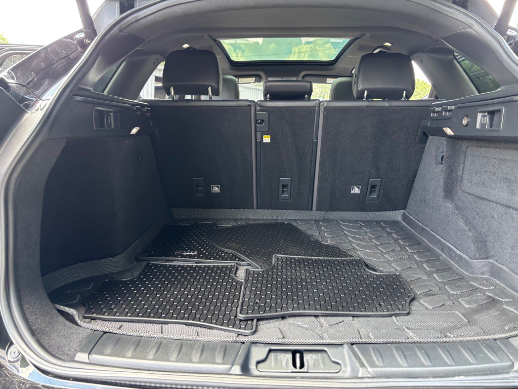 2018 Jaguar F-PACE Image 57