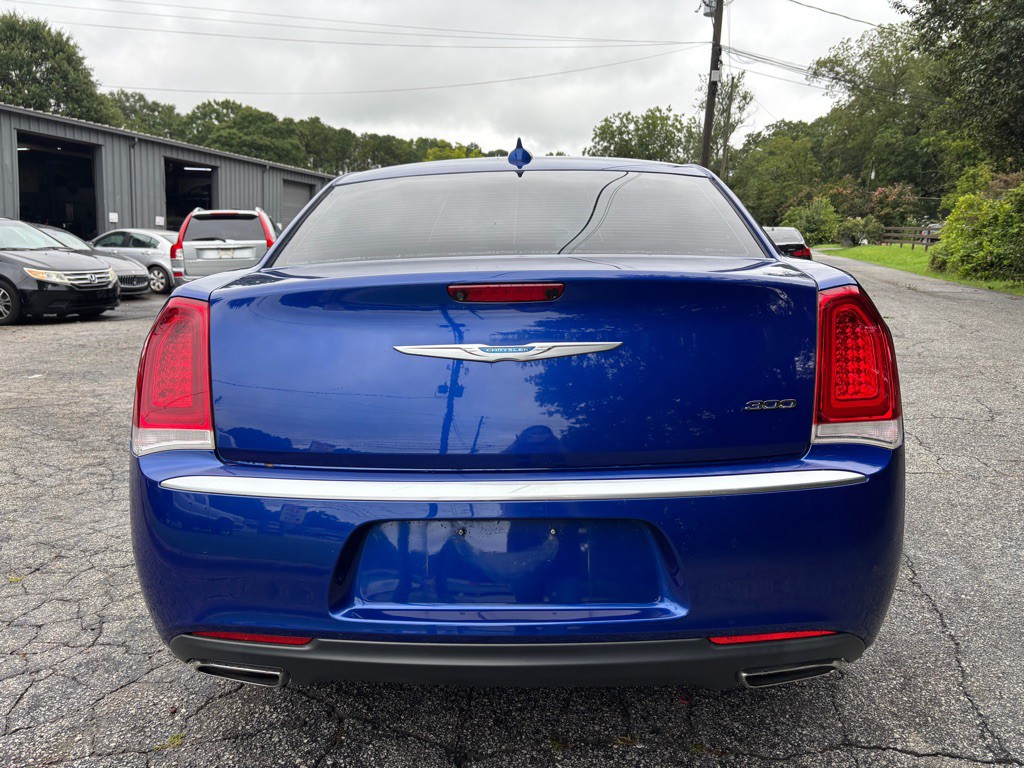2021 Chrysler 300 Image 13
