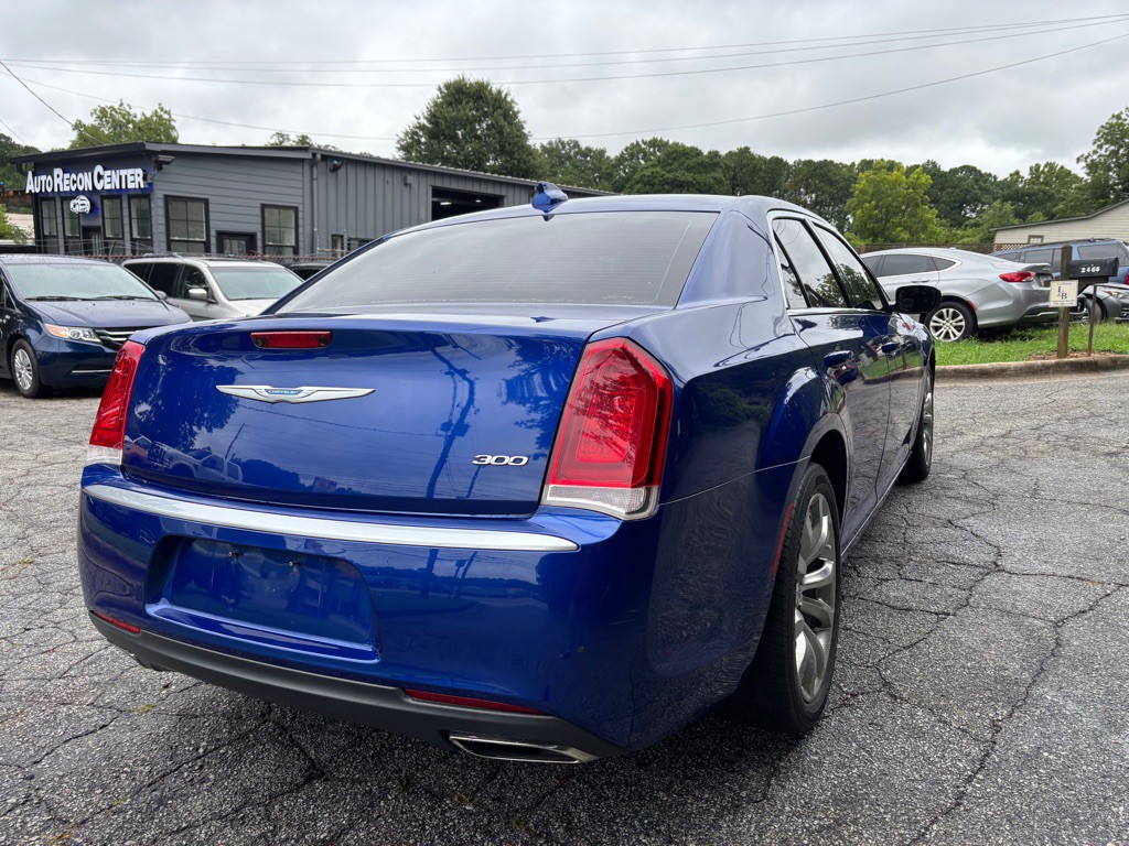 2021 Chrysler 300 Image 16