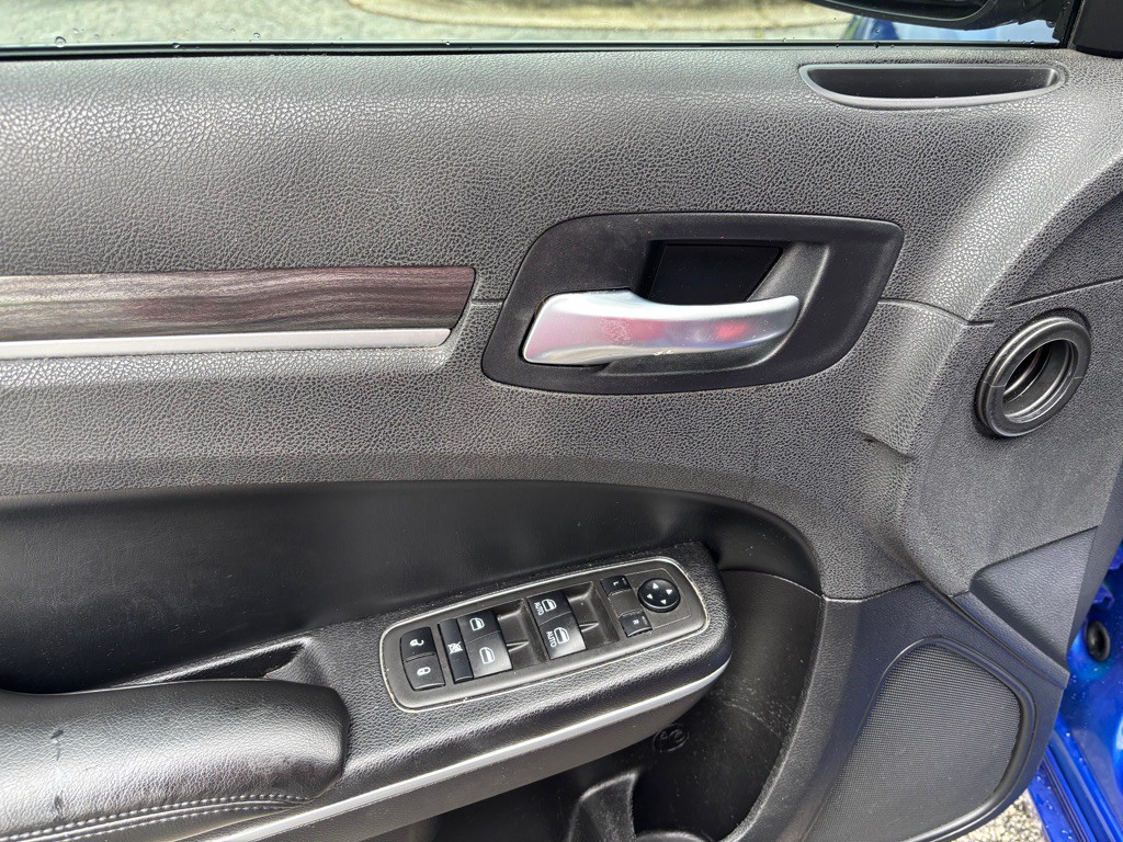 2021 Chrysler 300 Image 19