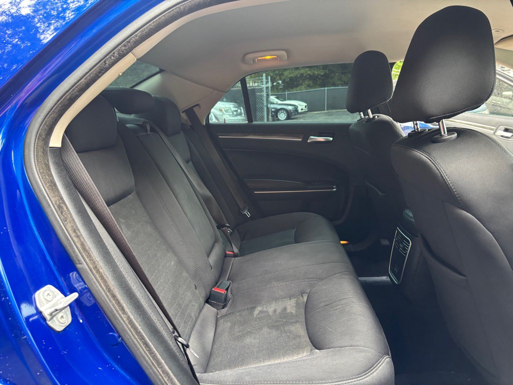 2021 Chrysler 300 Image 27